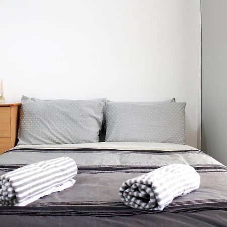 Large Studio Garden Flat On Golders Green Road London Eksteriør bilde