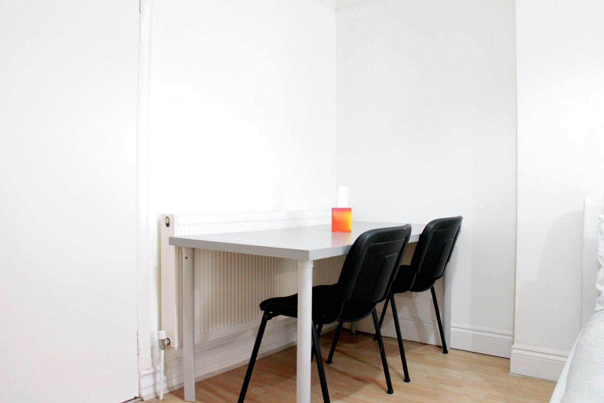 Large Studio Garden Flat On Golders Green Road London Eksteriør bilde